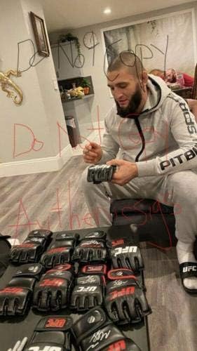 Khamzat Chimaev Borz potpisao je autogramiranu rukavicu u UFC Beckett Bas COA B - autogramirane MLB rukavice